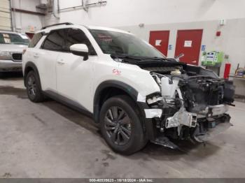  Salvage Nissan Pathfinder