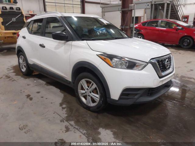  Salvage Nissan Kicks