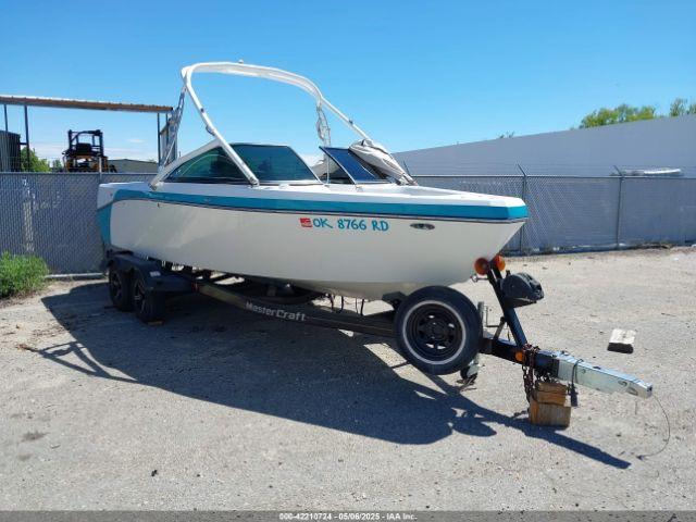  Salvage Epic 23 Foot