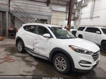  Salvage Hyundai TUCSON