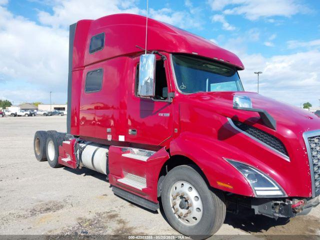  Salvage Volvo Vnl