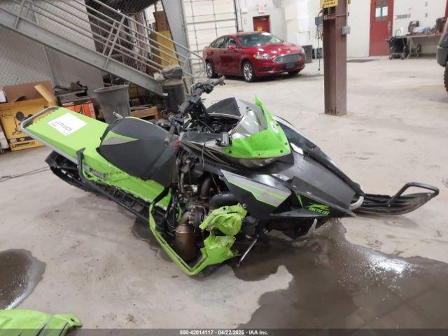  Salvage Arctic Cat M8000 Hardcore