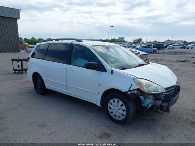  Salvage Toyota Sienna