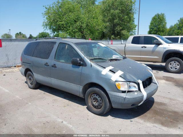  Salvage Toyota Sienna