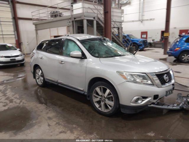  Salvage Nissan Pathfinder