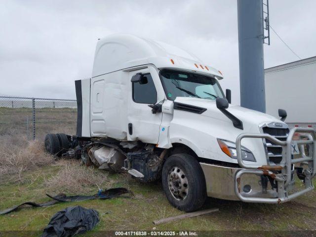  Salvage Freightliner New Cascadia 126