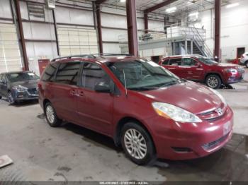  Salvage Toyota Sienna