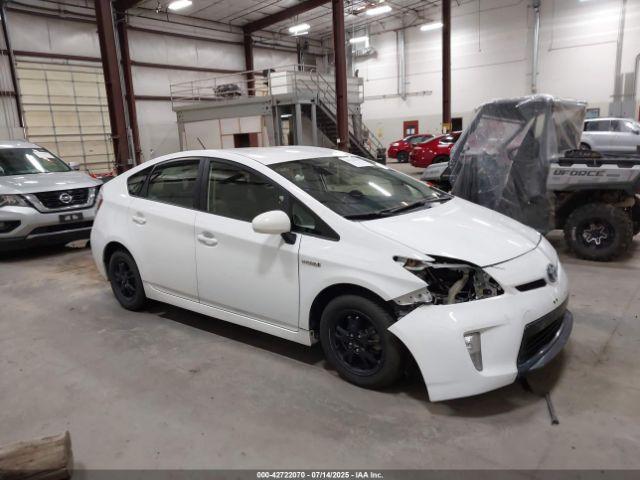  Salvage Toyota Prius