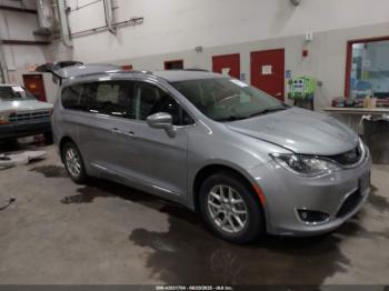  Salvage Chrysler Pacifica