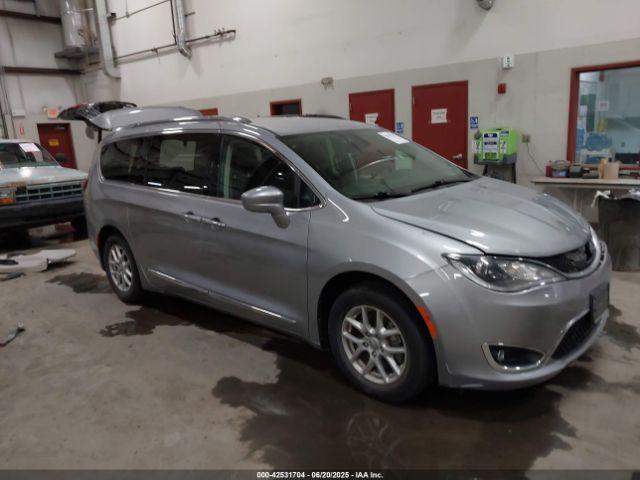  Salvage Chrysler Pacifica