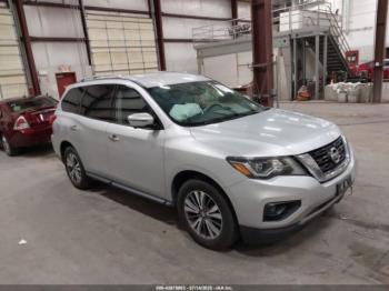  Salvage Nissan Pathfinder