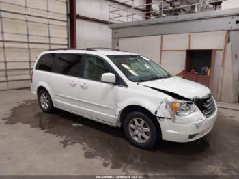  Salvage Chrysler Town & Country