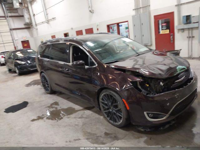  Salvage Chrysler Pacifica