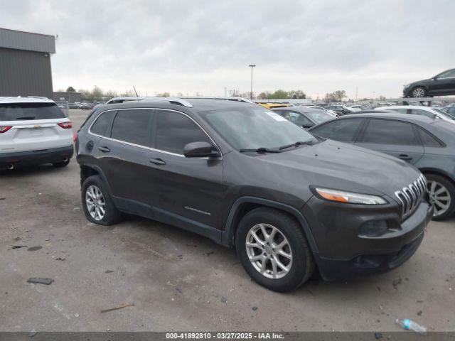  Salvage Jeep Cherokee