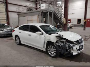  Salvage Nissan Altima