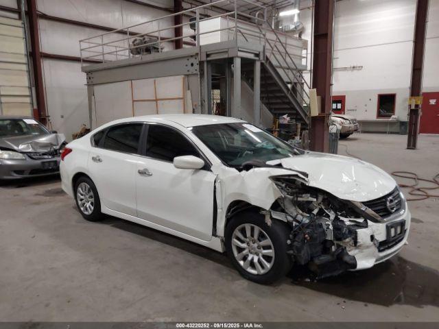  Salvage Nissan Altima