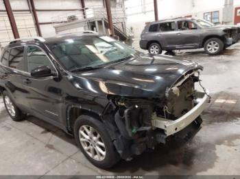  Salvage Jeep Cherokee