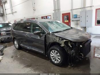  Salvage Chrysler Pacifica
