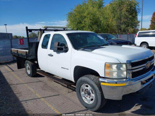  Salvage Chevrolet Silverado 2500