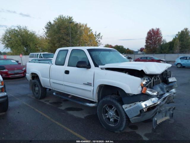  Salvage Chevrolet Silverado 2500