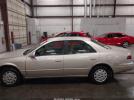 Toyota Camry Le Image 10