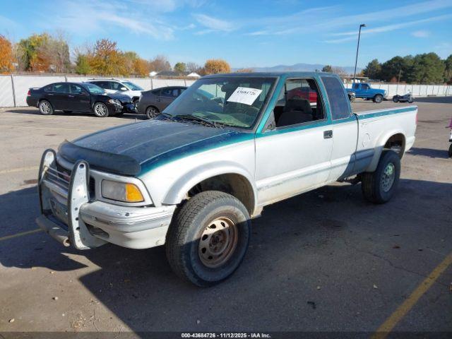 GMC Sonoma Sls Wideside Image 2