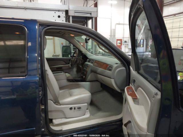 Chevrolet Silverado 3500 Ltz Image 5