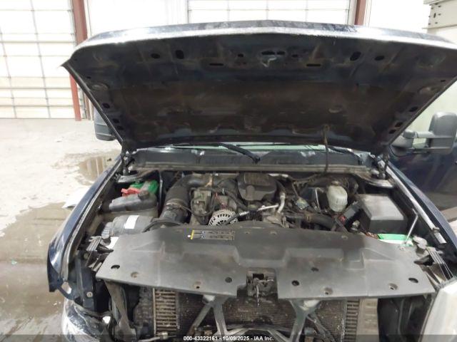 Chevrolet Silverado 3500 Ltz Image 12