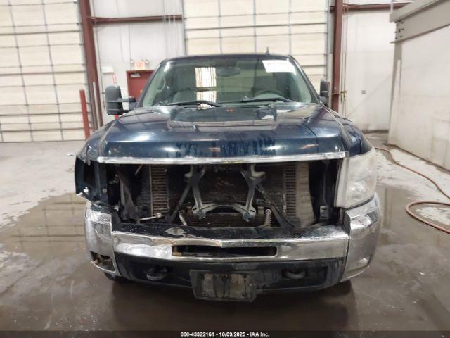 Chevrolet Silverado 3500 Ltz Image 19