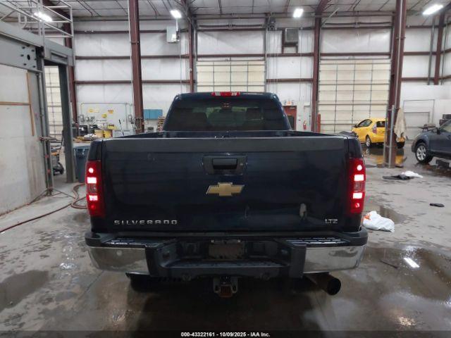 Chevrolet Silverado 3500 Ltz Image 20