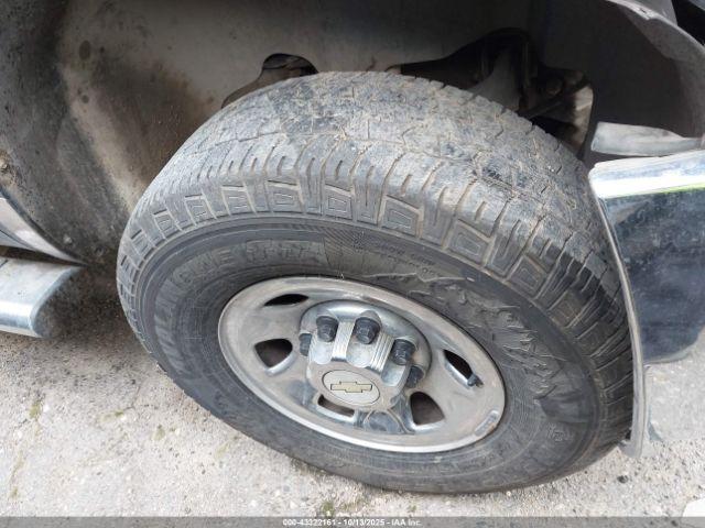 Chevrolet Silverado 3500 Ltz Image 16