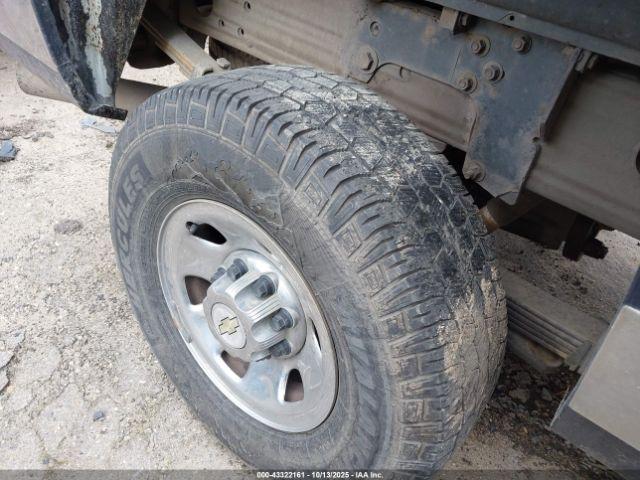 Chevrolet Silverado 3500 Ltz Image 15