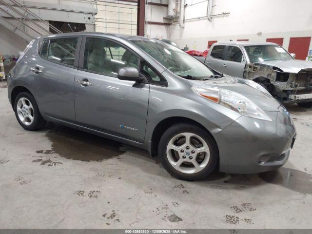  Salvage Nissan LEAF