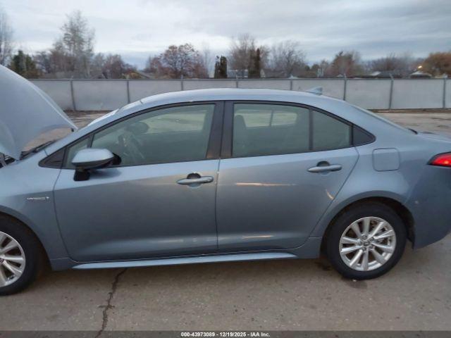Toyota Corolla Hybrid Le Image 10