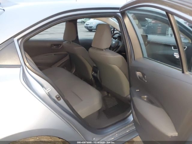 Toyota Corolla Hybrid Le Image 8