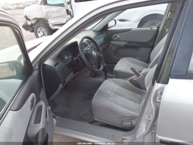 Mazda Protege Image 10