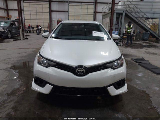 Toyota Corolla Image 11