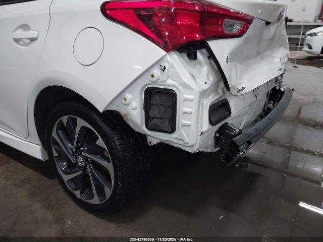 Toyota Corolla Image 15