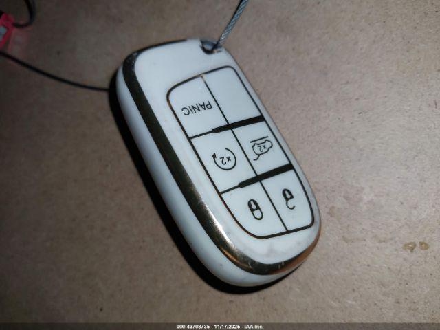 Chrysler 200 Limited Image 7