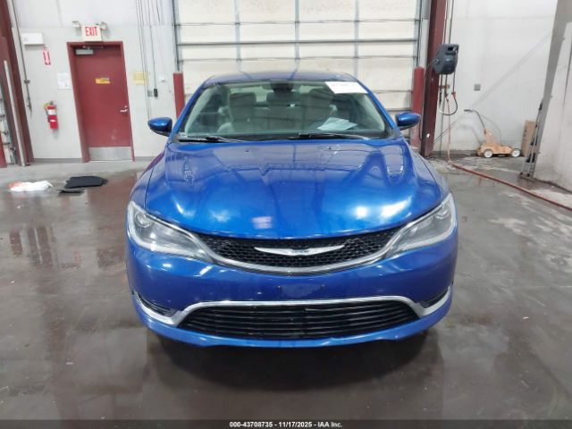 Chrysler 200 Limited Image 8
