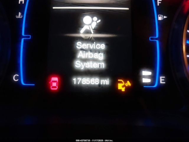 Chrysler 200 Limited Image 11