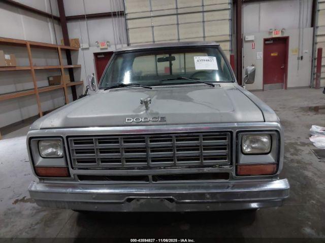 Dodge D-series Image 8