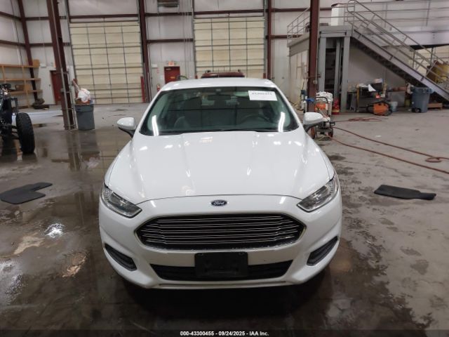 Ford Fusion S Image 17