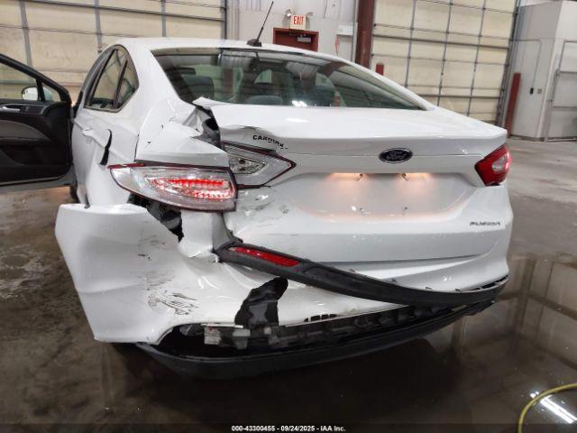 Ford Fusion S Image 16