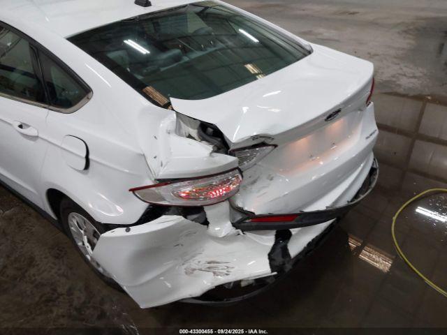 Ford Fusion S Image 15