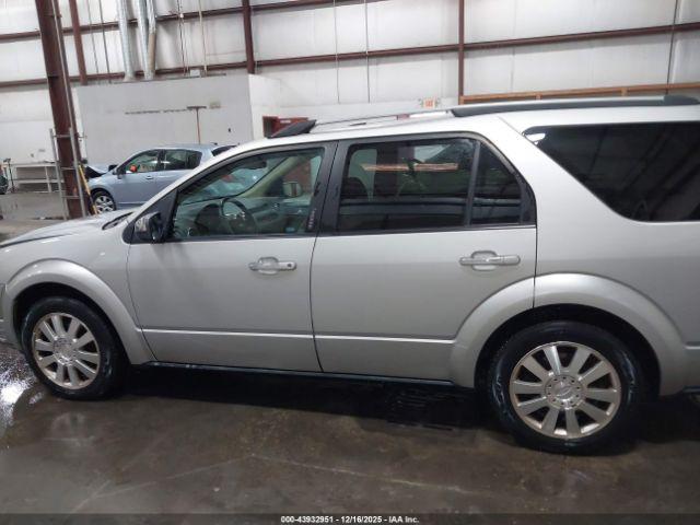 Ford Taurus X Limited Image 12