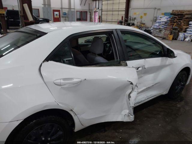 Toyota Corolla Le Image 9