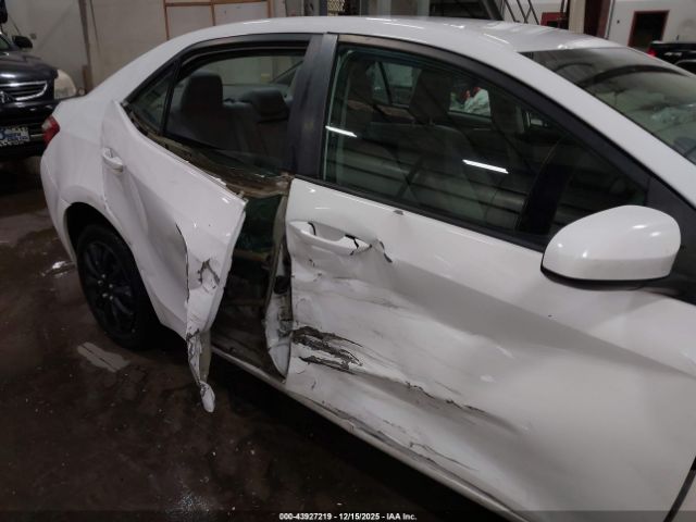 Toyota Corolla Le Image 13