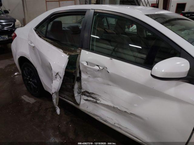 Toyota Corolla Le Image 13