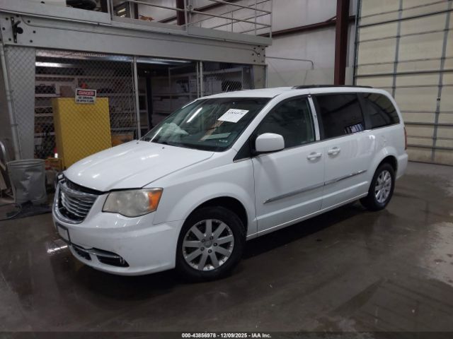 Chrysler Town & Country Touring Image 15